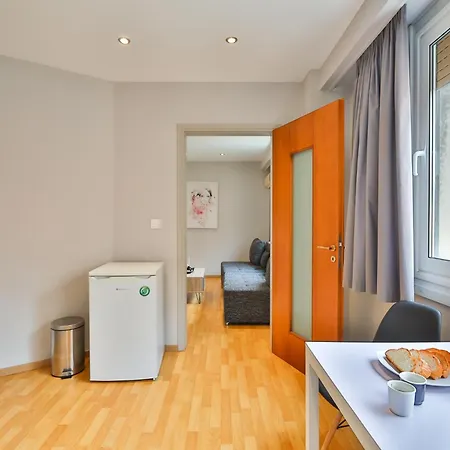 1 Bd Nikiou Cosy By Live&travel * Athens